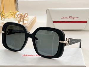 discounted Ferragamo Sunglasses 981845